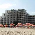 Албена привлича туристи с безплатен сейф на плажа
