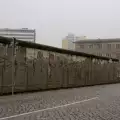 Светещи балони се издигат на мястото на Берлинската стена