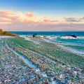 Стъкленият плаж в Усури: Природата отговаря на замърсяването с красота!