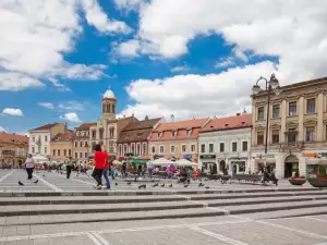 Площад в Брашов