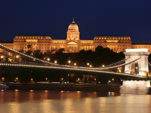 Най-красивите градове по света - Снимка Будапеща - Изглед към парламента