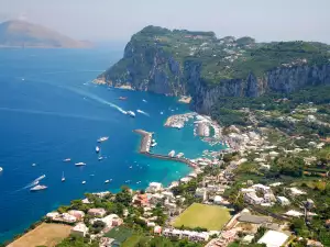 Екзотични острови - Снимка Остров Капри в Италия