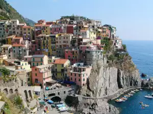 Романтични градове - Снимка Cinque Terre в Италианската Ривиера