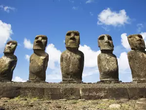 Чудесата на древния свят - Снимка Великденският Остров