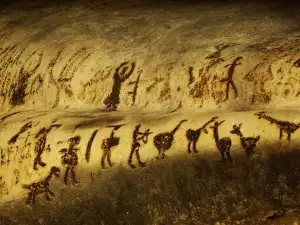 Природни Забележителности - Снимка Скални рисунки в Магурата