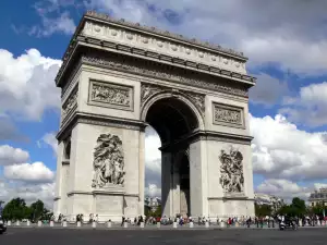 Исторически Забележителности - Снимка Триумфалната Арка в Париж