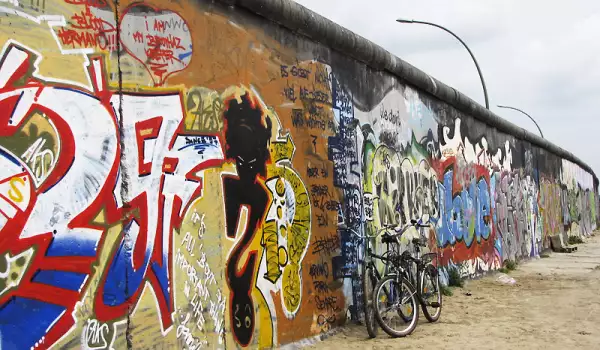 Берлинска Стена