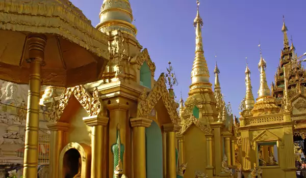 Шведагон Пагода в Мианмар