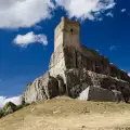 Скалният замък Атиенца  в Испания