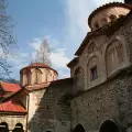 Специални екскурзоводи в църквите и манастирите