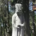 Храмът и гробницата на Конфуций в град Чюфу