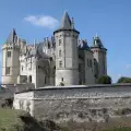Замъкът Семур