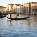 По каналите на Венеция