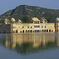 Водният дворец в Индия