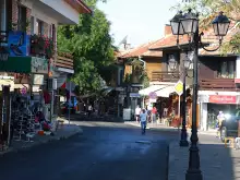 Община Несебър въвежда ред в търговската дейност в Стария град