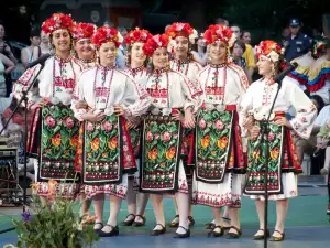 Грандиозен фолклорен събор оглася днес Добруджа