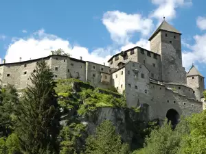 Замъкът Турес