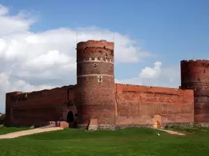 Замъкът Чичанов