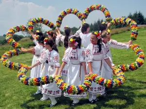 Във Велико Търново разкриват тайната на Еньовата амброзия
