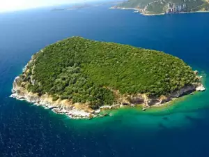 Продава се необитаем гръцки остров на 100 км от България