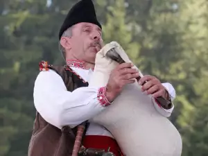 Гайдарско надсвирване в Копривщица ни кани на кулинарно пиршество
