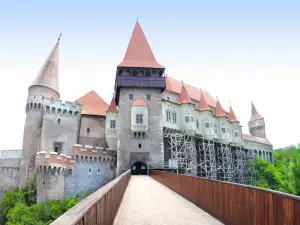Мост на Замъка Хунияди