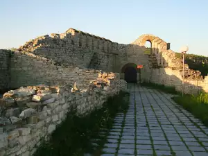 Монтираха купол върху базиликата на крепостта в Ловеч