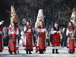 Пъстър празник на кукерите и българските традиции в Стара Загора