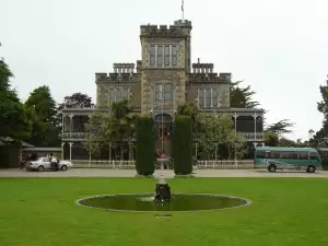 Замъкът Ларнач