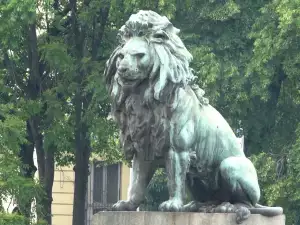 Лъвов мост остана без лъвове
