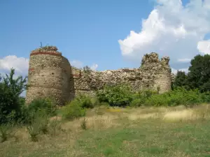 Детски атракции край крепостта Мезек