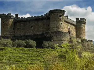 Замъкът Номбелтран (Nombeltran Castle)