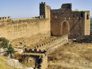 Замъкът Монталбан (Montalbаn Castle)