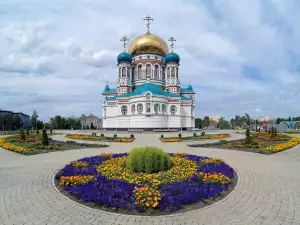 Град Омск, Русия