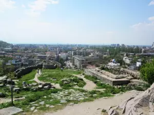 Реставрират Малката базилика в Пловдив