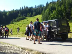 Незаконни джипове продължават да превозват пишман туристи до Рилските езера