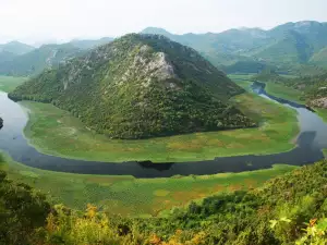 Река Морача на Шкодренското езеро