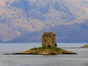 Замъкът Сталкър (Castle Stalker)