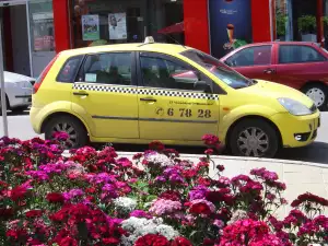 Такситата на Слънчев бряг се пазарят за твърда цена