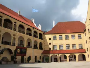 Траусниц