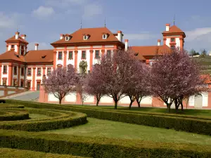 Troja Castle
