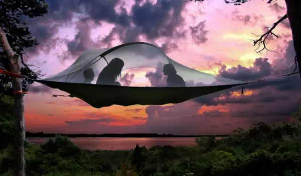Палатка във въздуха