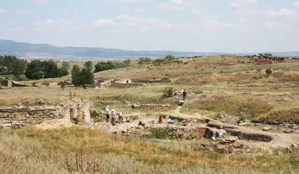 В Провадия откриха стена на 7000 години