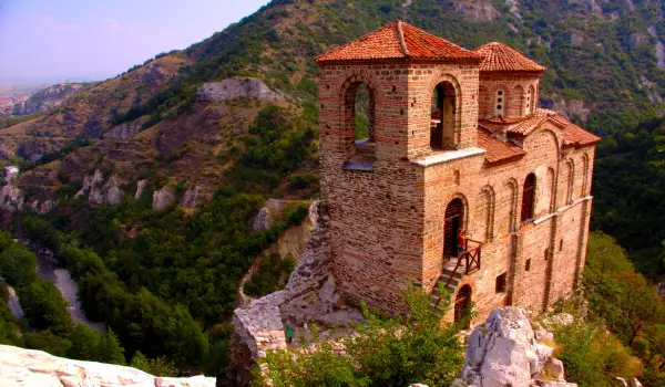 Средновековната Асенова Крепост