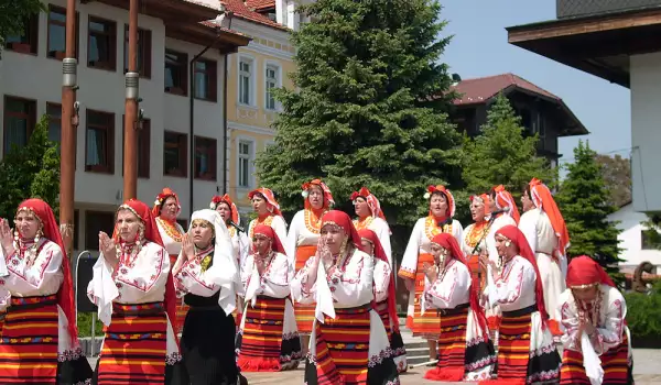 Фолклорен фестивал в Царево