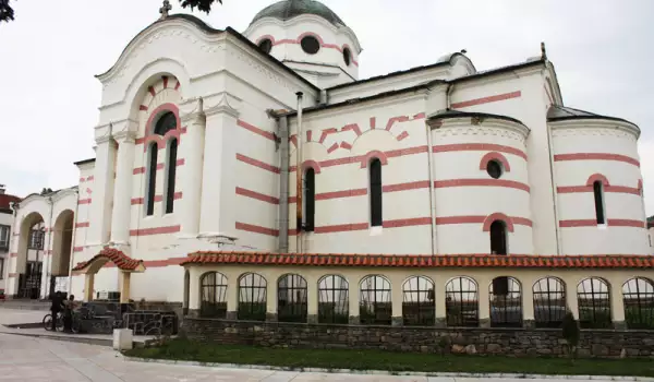 Църквата Успение Богородично в Батак