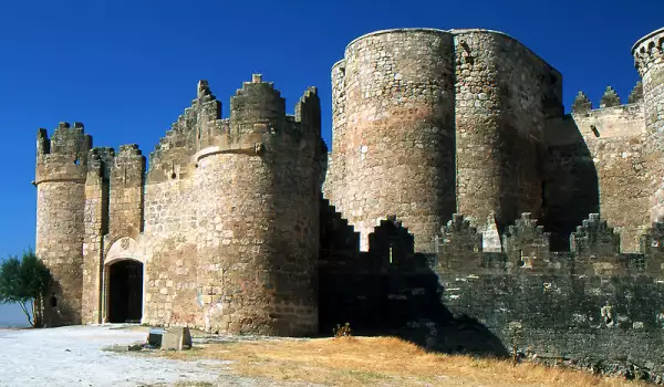 Замъкът Белмонте в Калабрия