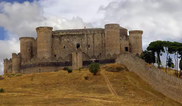 Замъкът Белмонте в Испания