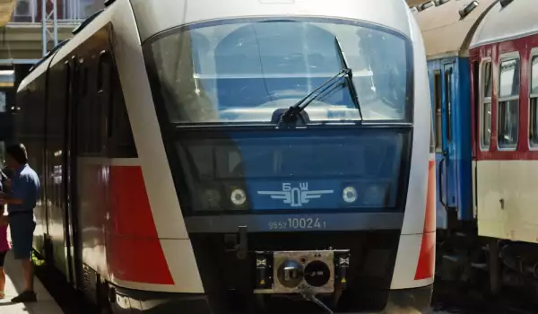 Възстановяват влакове по линията София-Карлово