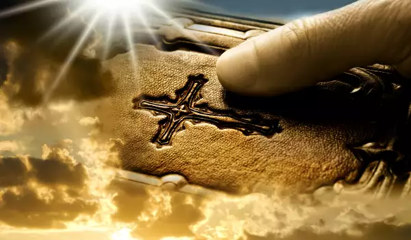 Във Велики Преслав откриха златен кръст от Симеоновия Златен век